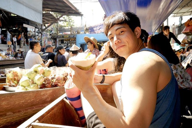 Train Market and Floating Market half day tour - The one-hour boat ride: the best way to see the canals
