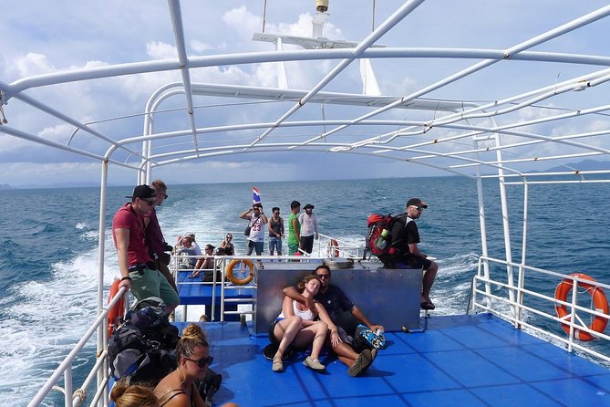 Travel from Koh Phi Phi to Krabi by Ferry/Speedboat - The crew and service: friendly help, plus one baggage-smart detail