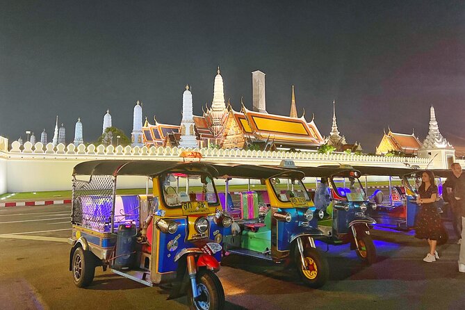Tuk-tuk Private Tour in Bangkok by Night with Chinatown meal - Wat Arun by night: the “Temple of Dawn” with real timing behind it