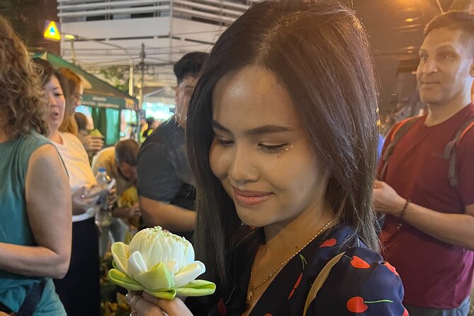 Tuk-tuk Private Tour in Bangkok by Night with Chinatown meal - Grand Palace outside photos, then Wat Pho’s Buddha focus
