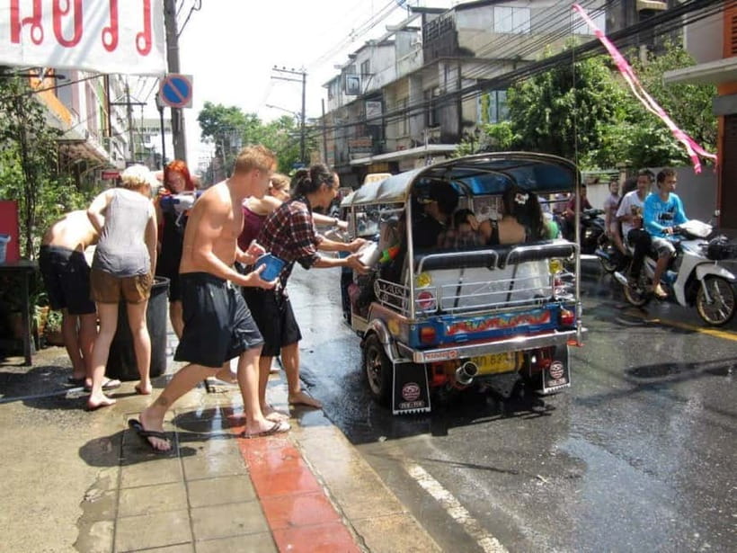 Tuk-Tuk Tales: Bangkok Private Tour - The real cost: entrance fees, ferry, and a realistic food budget