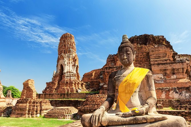 UNESCO's Ayutthaya Historical Park: Full-Day Tour from Bangkok - Wat Mahathat: The Tree-Root Buddha Head Moment