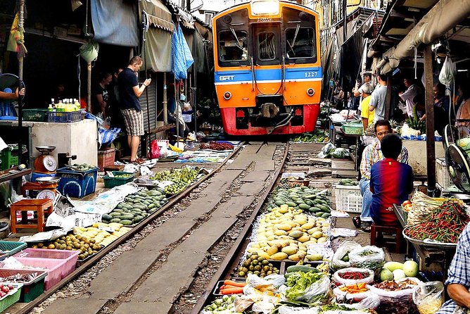 Unique Bangkok Markets: Train Market & Floating Market Adventure - Thai Food Chances: What You Can Look for (and How to Budget)