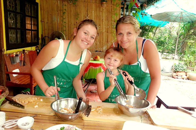 Vegetarian Organic Thai Cooking Class and Market Tour in Phuket - Ko Yao Yai cooking class: why this setting makes the food lesson stick