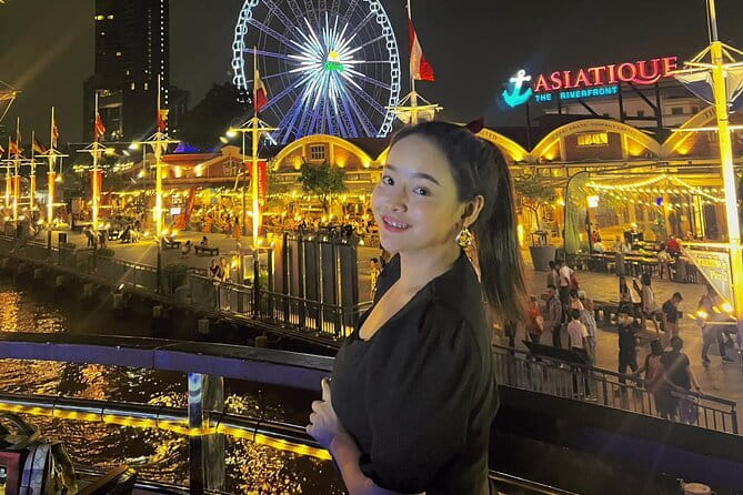 Vela Dinner Buffet Cruise with Bangkok Night Views and Shows - The river route: temples, bridges, and forts lit up after dark