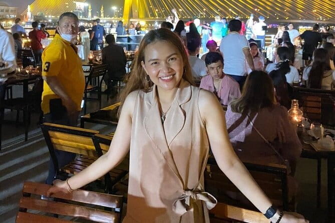 Vela Dinner Buffet Cruise with Bangkok Night Views and Shows - Live music and Thai dance: cultural entertainment that doesn’t slow dinner