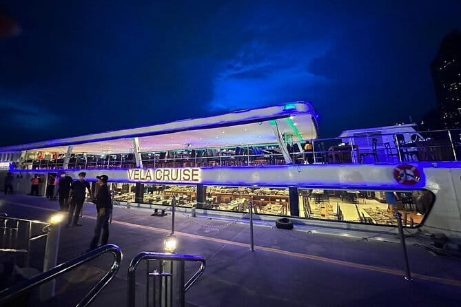 Vela Dinner Buffet Cruise with Bangkok Night Views and Shows - Boarding at Asiatique: how to avoid the check-in scramble