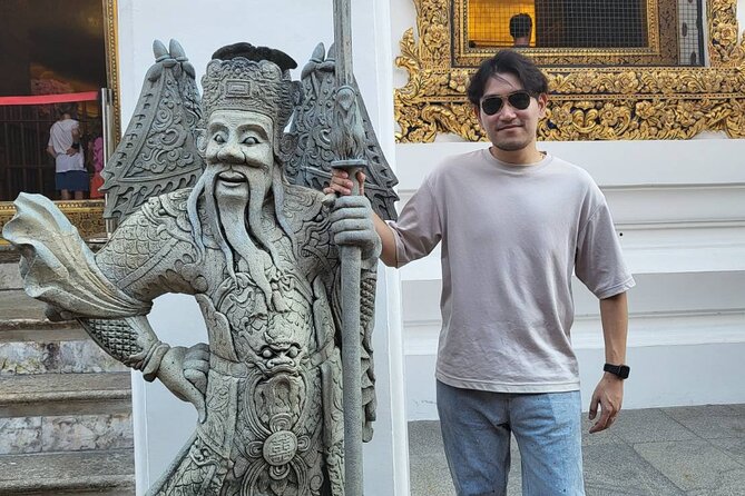 Visit Wat Pho and Wat Arun with Local Expert - Guide Value: Licensed English Support and How It Changes Your Walk