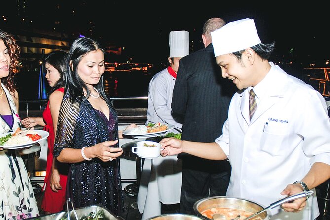 VIVA Alangka River Cruise: Dining & Cabaret Delight - Boarding Reality Check: Why Some Evenings Feel Chaotic