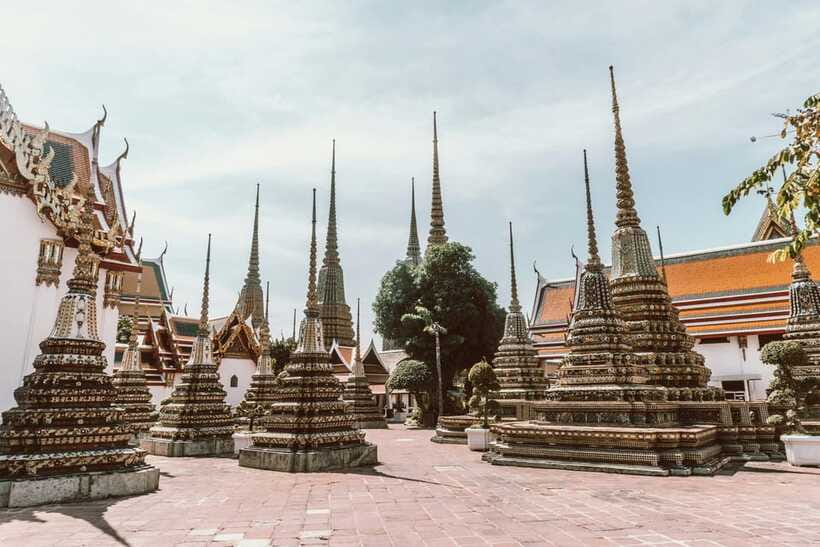 Walking tour Grand Palace, Emerald Buddha, Wat Pho, Wat Arun - Guide quality and why small group size changes everything