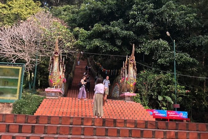 Wat Doi Suthep And Wat Pha Lat Evening Tour - How the evening tour really feels in Chiang Mai