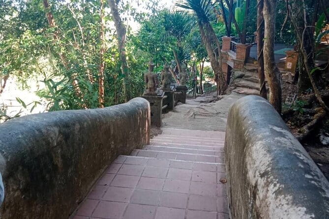 Wat Doi Suthep And Wat Pha Lat Evening Tour - Who this evening temple tour is best for