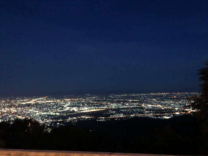 Wat Phra That Doi Suthep & Wat Pha lat Evening Tour & Guide - How the 270-Minute Evening Tour Runs in Chiang Mai
