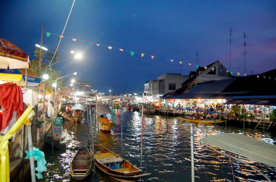 Weekend Amphawa Floating Market & Train Market Private Tour - Key things to know before you go