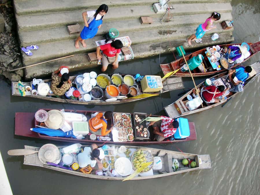 Weekend Amphawa Floating Market & Train Market Private Tour - How this private weekend tour actually feels