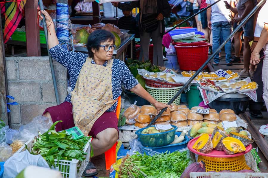 Weekend Amphawa Floating Market & Train Market Private Tour - Food and shopping: how to approach it without overthinking