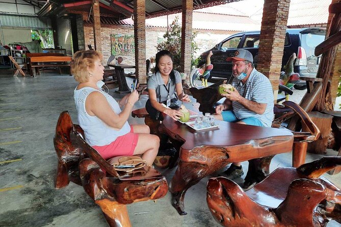 Wheelchair & Luxury Tour to Floating & Railway Markets - Damnoen Saduak Floating Market: boat time with real market life