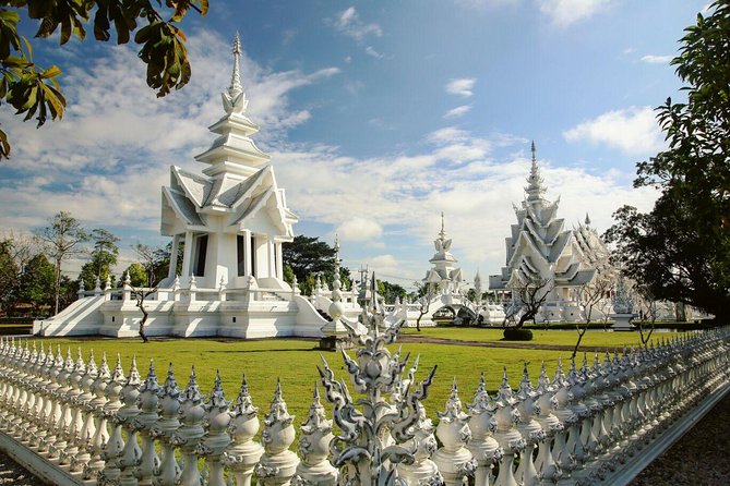 White Temple-Black House & Blue Temple Tour From Chiang Mai - Price and Logistics: What You’re Really Paying For