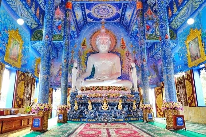 White Temple-Black House & Blue Temple Tour From Chiang Mai - Baan Dam Museum (Black House): The Dark Break Between Temples