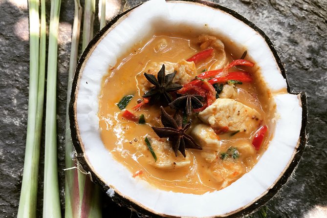 Your Introduction to the Thai Kitchen - Menu Set 3 - Cooking in a Traditional Teak House: Setting, Pace, and Comfort