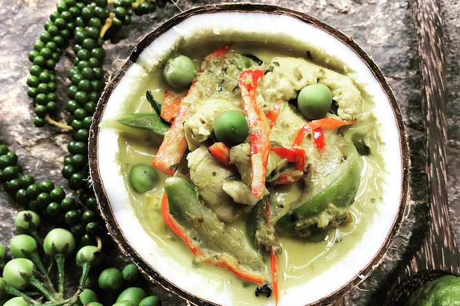 Your Introduction to the Thai Kitchen - From the market into Thai flavor: Chatchai Market step-by-step
